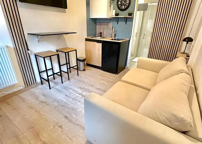 Avec Jardin Apartment *