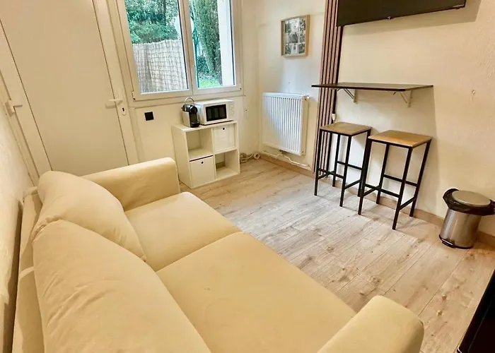 Apartment Avec Jardin Antibes